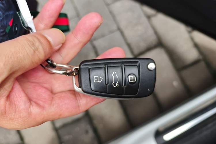 Used Audi Q3 2017 35 TFSI quattro all-wheel drive fashion model Vehicle Key