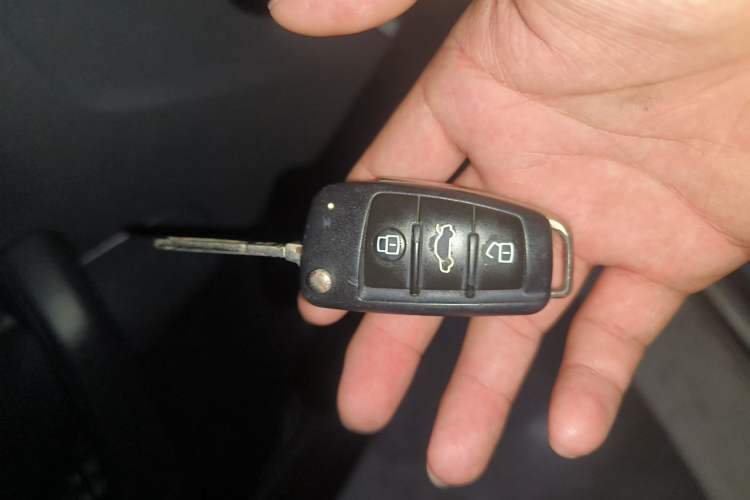 Used Audi Q3 2017 35 TFSI Fashion Model Vehicle Key