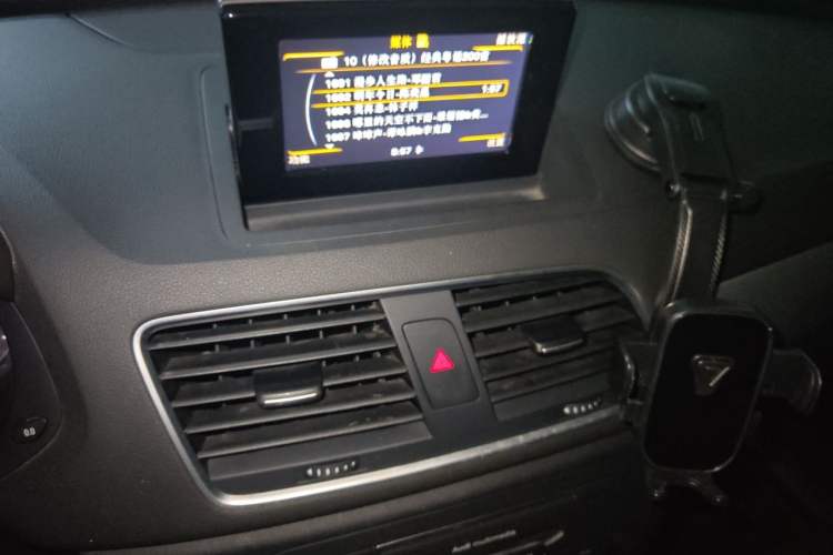 Used Audi Q3 2017 35 TFSI Fashion Model Audio And AC Panel
