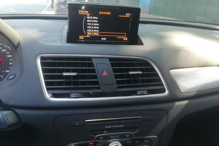 Used Audi Q3 2017 30 TFSI Fashion Model Audio And AC Panel