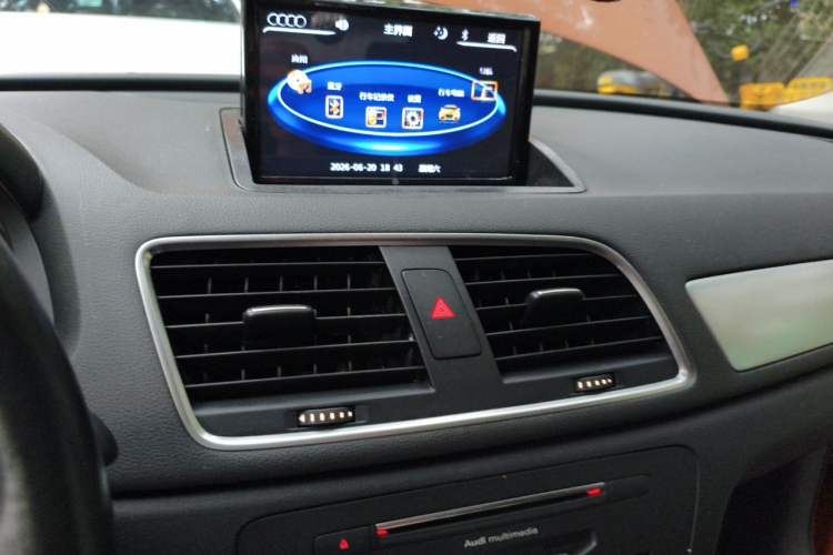 Used Audi Q3 2017 35 TFSI Fashion Model Audio And AC Panel