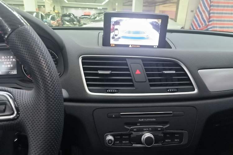 Used Audi Q3 2017 35 TFSI Fashion Model Audio And AC Panel