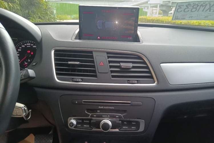 Used Audi Q3 2017 35 TFSI Fashion Model Audio And AC Panel