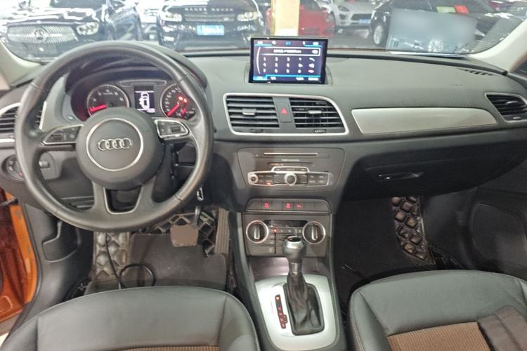 Used Audi Q3 2017 30 TFSI Fashion Model Center Console
