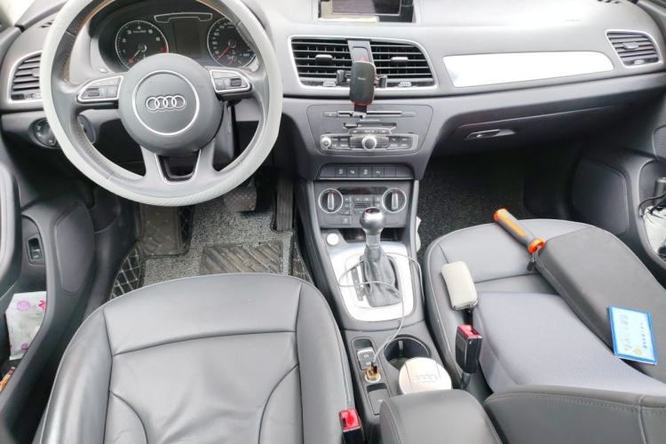 Used Audi Q3 2017 30 TFSI Fashion Model Center Console