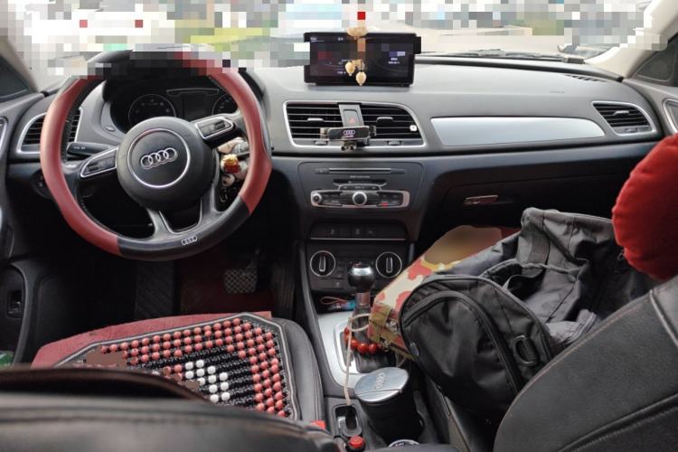 Used Audi Q3 2017 35 TFSI Fashion Model Center Console