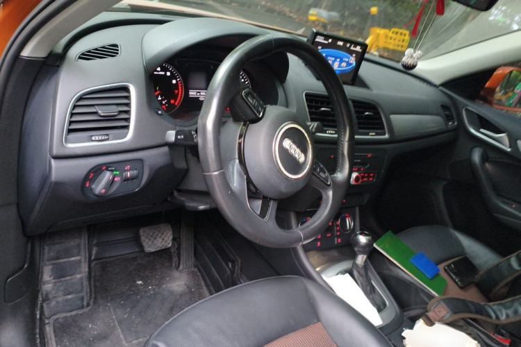 Used Audi Q3 2017 35 TFSI Fashion Model Center Console