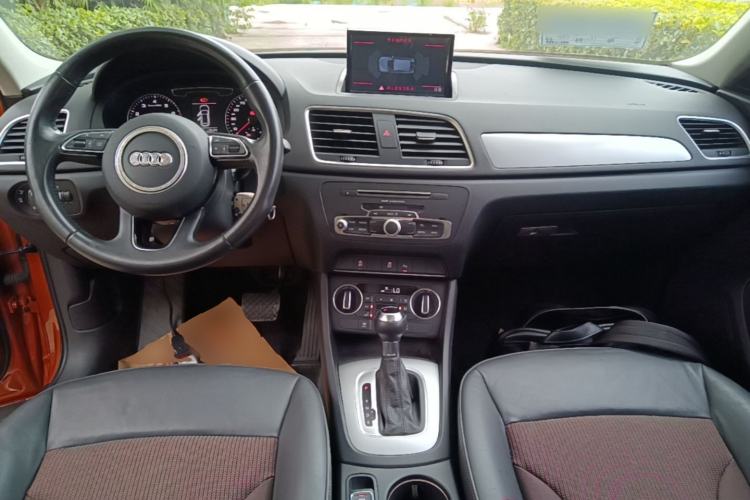 Used Audi Q3 2017 35 TFSI Fashion Model Center Console