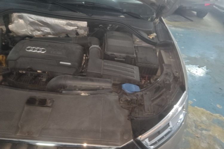 Used Audi Q3 2017 35 TFSI Fashion Model Engine Bay Left