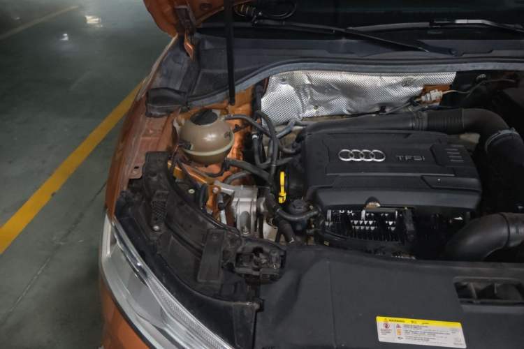 Used Audi Q3 2017 35 TFSI Fashion Model Engine Bay Right