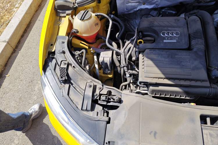 Used Audi Q3 2017 30 TFSI Fashion Model Engine Bay Right
