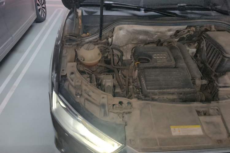 Used Audi Q3 2017 30 TFSI Fashion Model Engine Bay Right