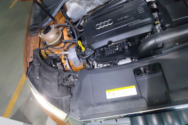 Used Audi Q3 2017 35 TFSI Fashion Model Engine Bay Right