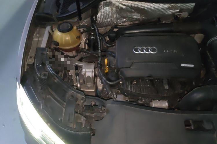 Used Audi Q3 2017 35 TFSI Fashion Model Engine Bay Right