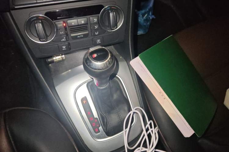 Used Audi Q3 2017 35 TFSI Fashion Model Gear Lever