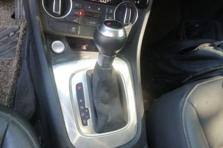 Used Audi Q3 2017 30 TFSI Fashion Model Gear Lever