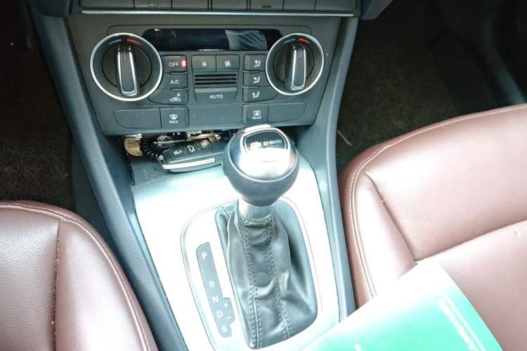 Used Audi Q3 2017 30 TFSI Fashion Model Gear Lever