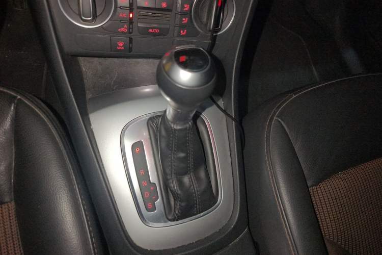Used Audi Q3 2017 30 TFSI Fashion Model Gear Lever