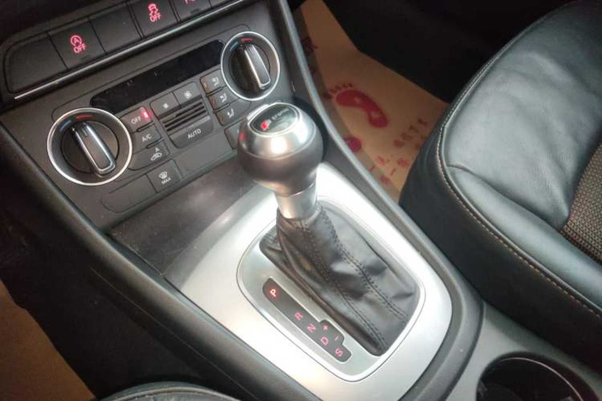 Used Audi Q3 2017 35 TFSI Fashion Model Gear Lever