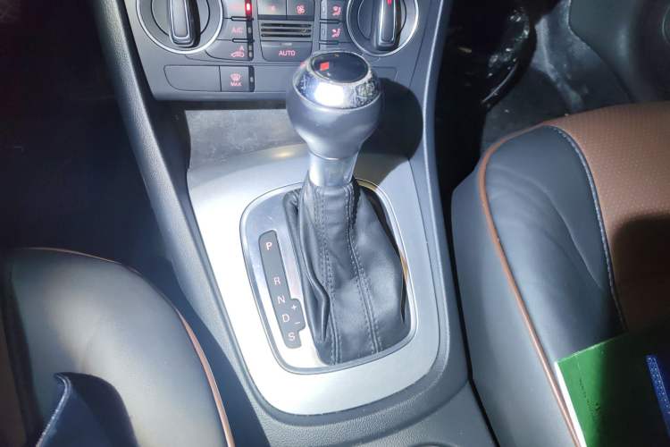 Used Audi Q3 2017 35 TFSI Fashion Model Gear Lever