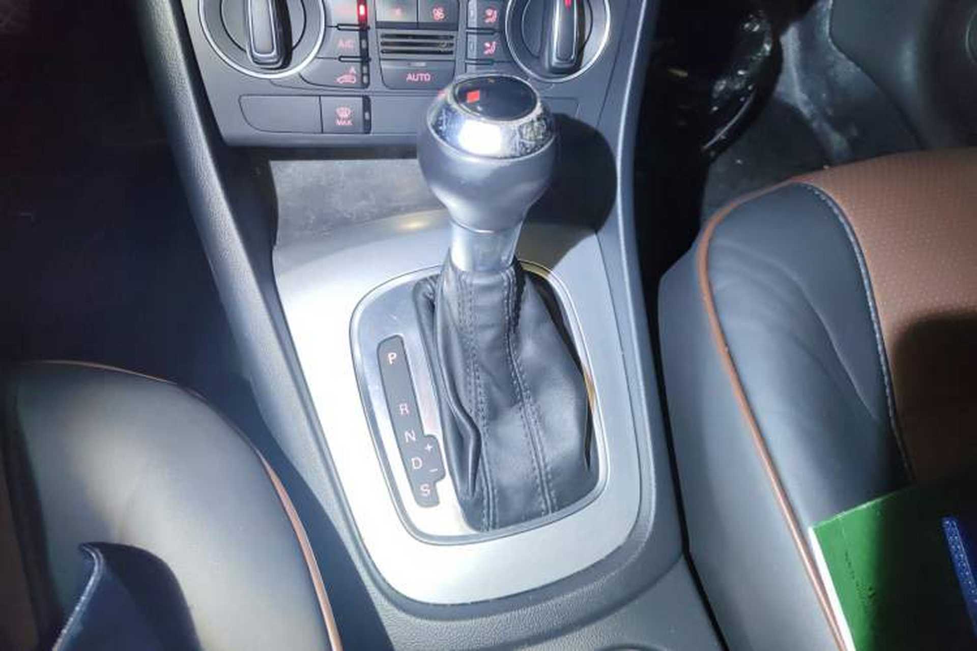Used Audi Q3 2017 35 TFSI Fashion Model Gear Lever