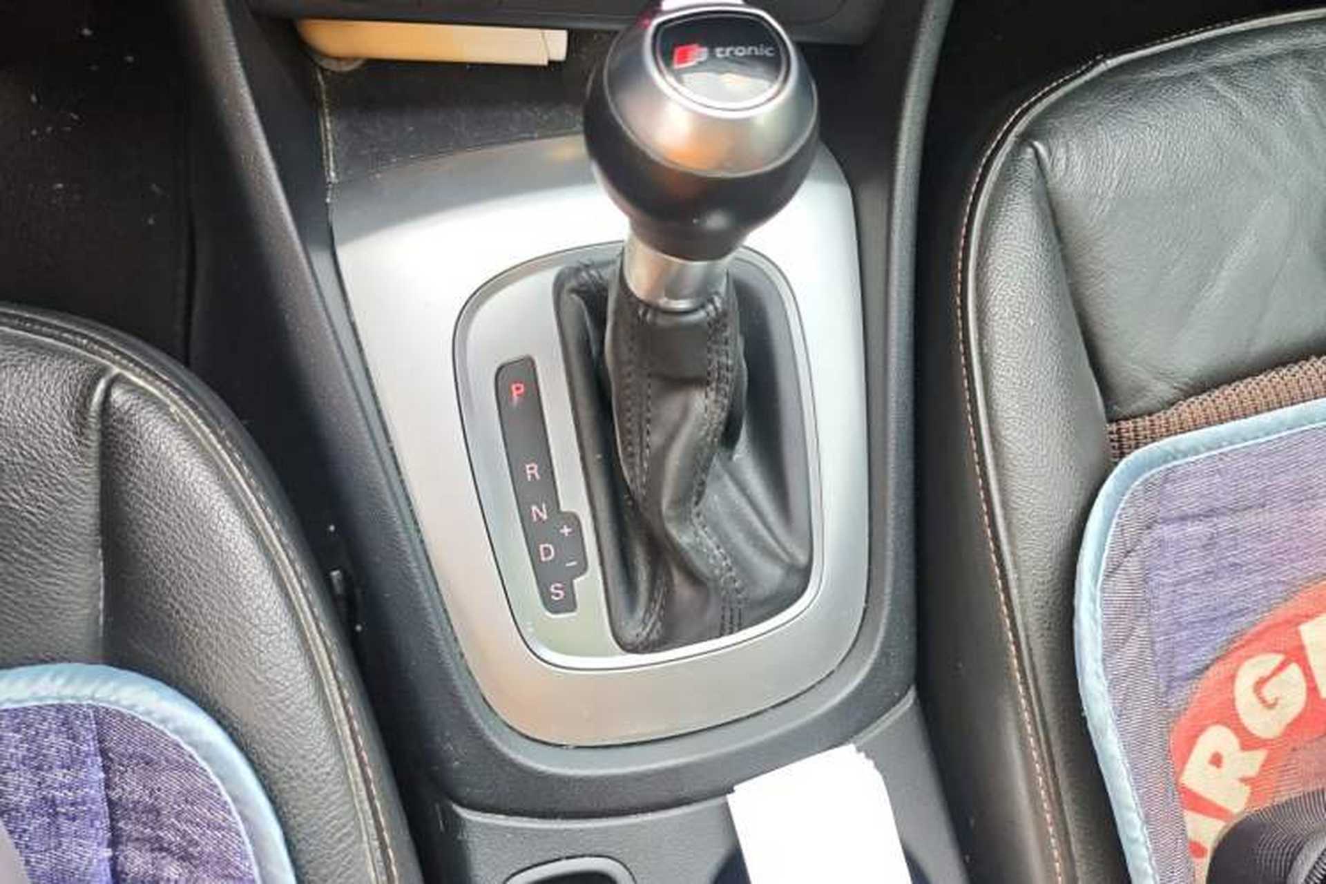 Used Audi Q3 2017 35 TFSI Fashion Model Gear Lever