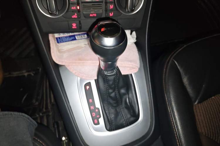 Used Audi Q3 2017 30 TFSI Fashion Model Gear Lever