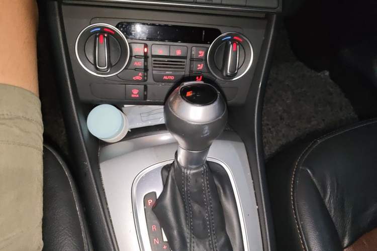 Used Audi Q3 2017 35 TFSI Fashion Model Gear Lever