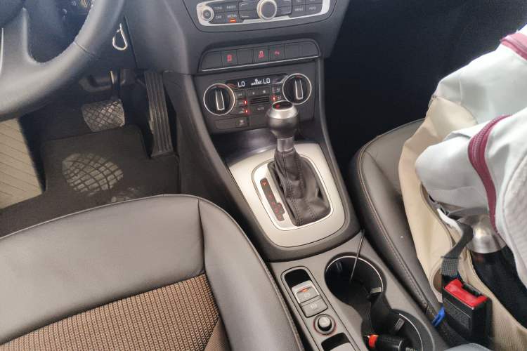 Used Audi Q3 2017 30 TFSI Fashion Model Gear Lever