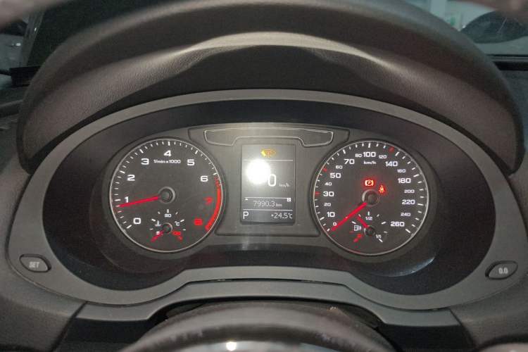 Used Audi Q3 2017 30 TFSI Fashion Model Instrument Cluster
