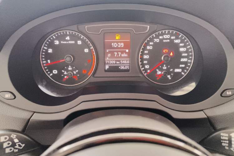 Used Audi Q3 2017 30 TFSI Fashion Model Instrument Cluster