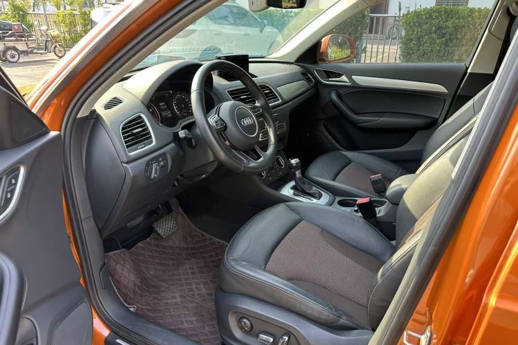 Used Audi Q3 2017 35 TFSI Fashion Model Interior 1