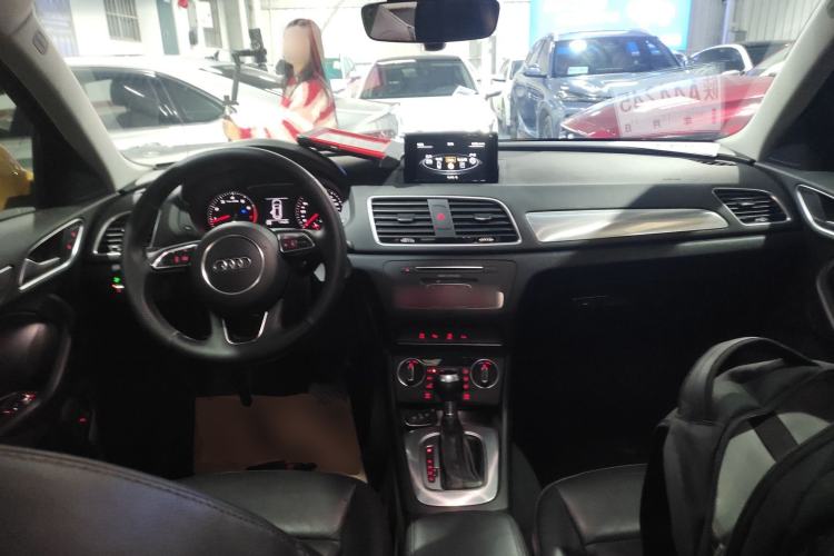 Used Audi Q3 2017 30 TFSI Fashion Model Interior 2
