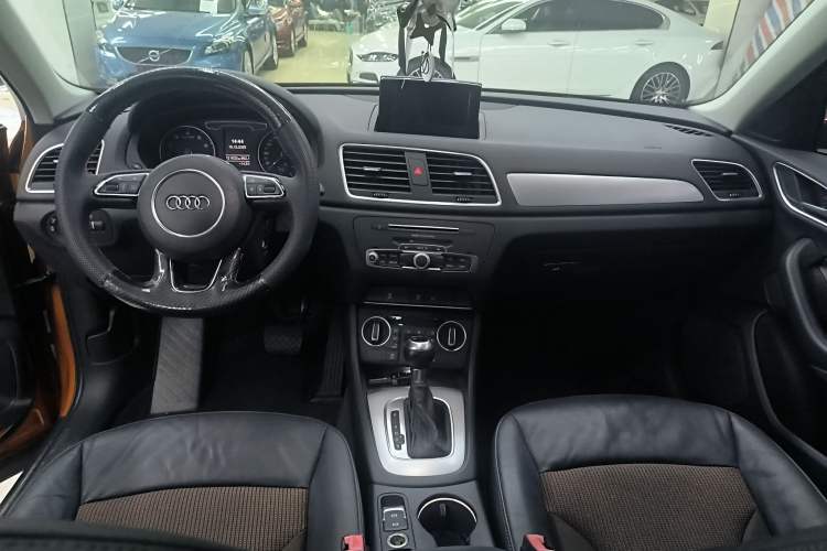 Used Audi Q3 2017 35 TFSI Fashion Model Interior 2