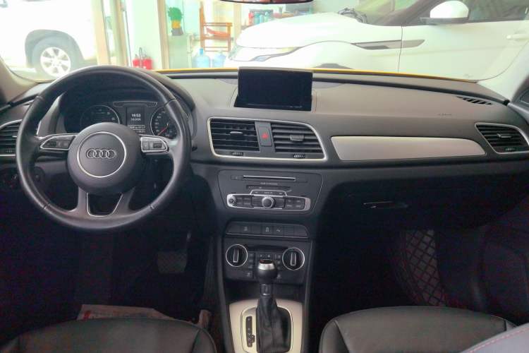 Used Audi Q3 2017 30 TFSI Fashion Model Interior 3