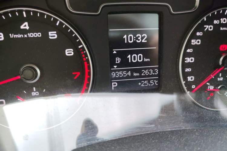 Used Audi Q3 2017 30 TFSI Fashion Model Odometer Close Up