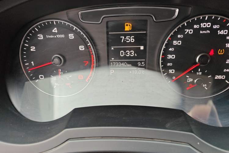 Used Audi Q3 2017 35 TFSI Fashion Model Odometer Close Up