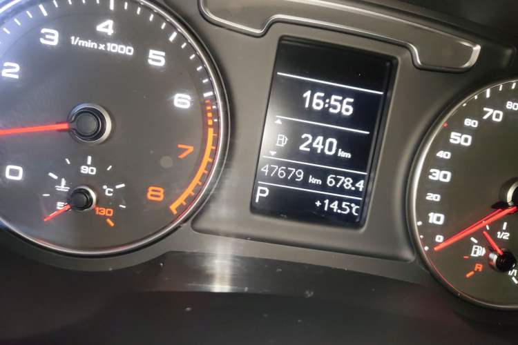 Used Audi Q3 2017 35 TFSI Fashion Model Odometer Close Up