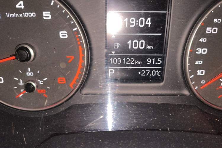 Used Audi Q3 2017 35 TFSI Fashion Model Odometer Close Up