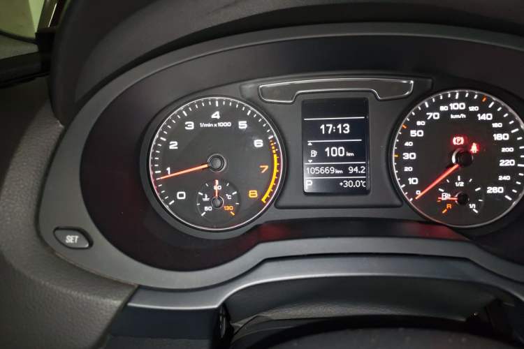 Used Audi Q3 2017 30 TFSI Fashion Model Odometer Close Up
