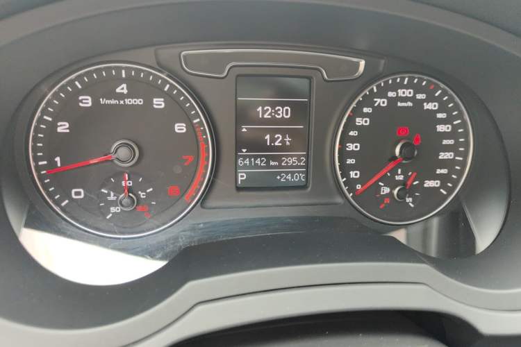 Used Audi Q3 2017 30 TFSI Fashion Model Odometer Close Up