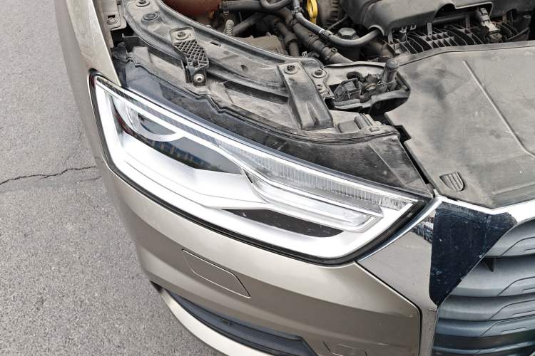 Used Audi Q3 2017 35 TFSI Fashion Model Right Front Headlight