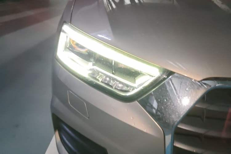 Used Audi Q3 2017 35 TFSI Fashion Model Right Front Headlight