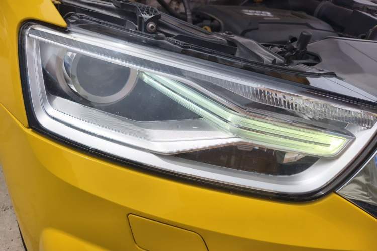 Used Audi Q3 2017 35 TFSI Fashion Model Right Front Headlight