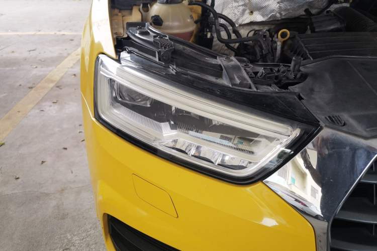 Used Audi Q3 2017 30 TFSI Fashion Model Right Front Headlight