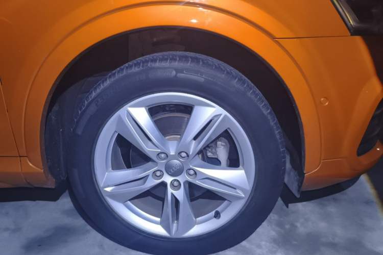 Used Audi Q3 2017 30 TFSI Fashion Model Right Front Wheel Hub
