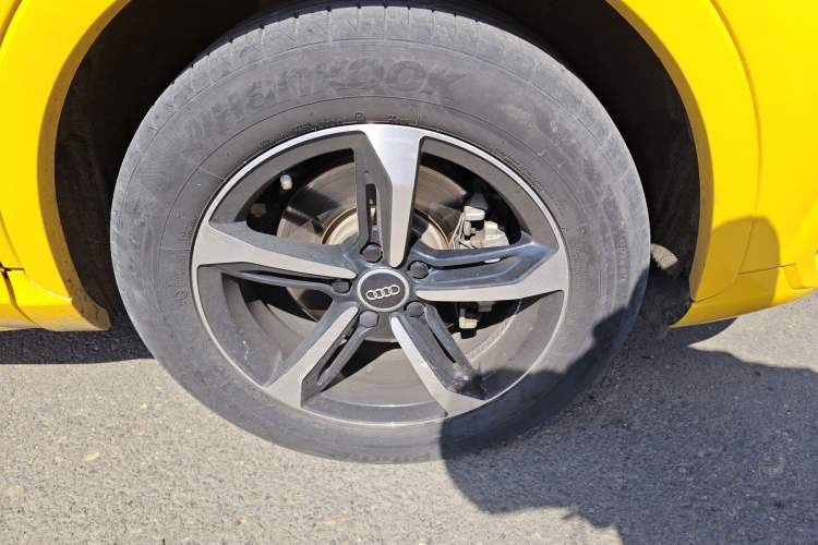 Used Audi Q3 2017 30 TFSI Fashion Model Right Front Wheel Hub