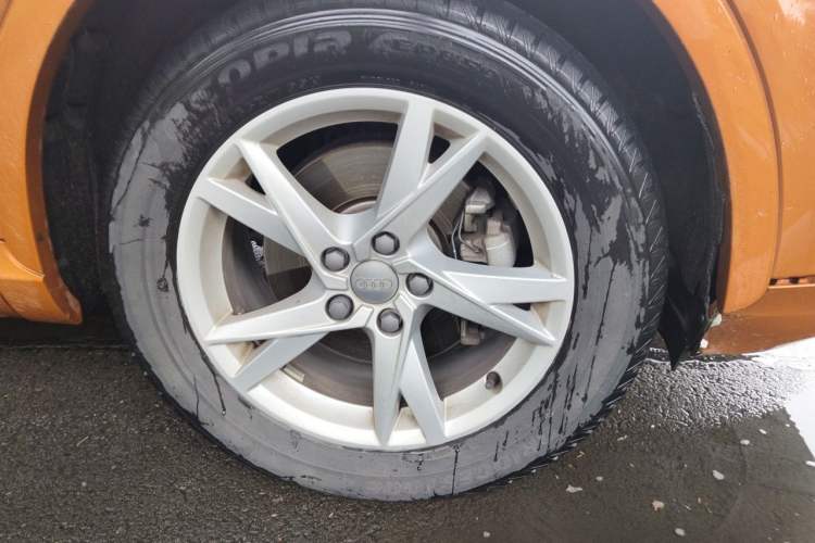 Used Audi Q3 2017 30 TFSI Fashion Model Right Front Wheel Hub