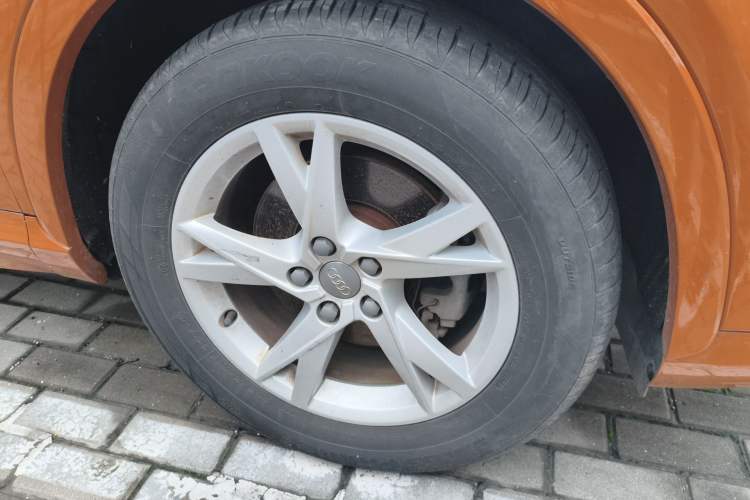 Used Audi Q3 2017 30 TFSI Fashion Model Right Front Wheel Hub