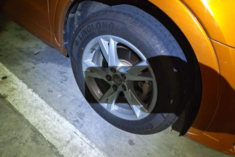 Used Audi Q3 2017 30 TFSI Fashion Model Right Front Wheel Hub